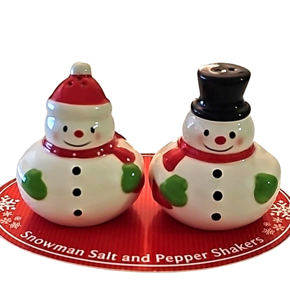 Hallmark Christmas Chubby Snowman & Snowwoman Salt & Pepper Shakers 3" T x 2" W